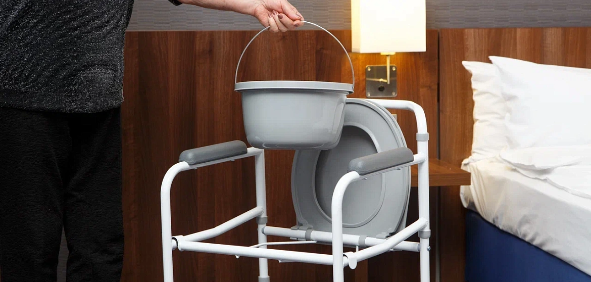 Санитарный стул для инвалидов